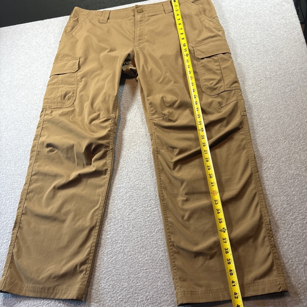 Under Armor Men's Khaki Tactical Cargo Pants 42x32 Hiking Work Excellent - Picture 13 of 15